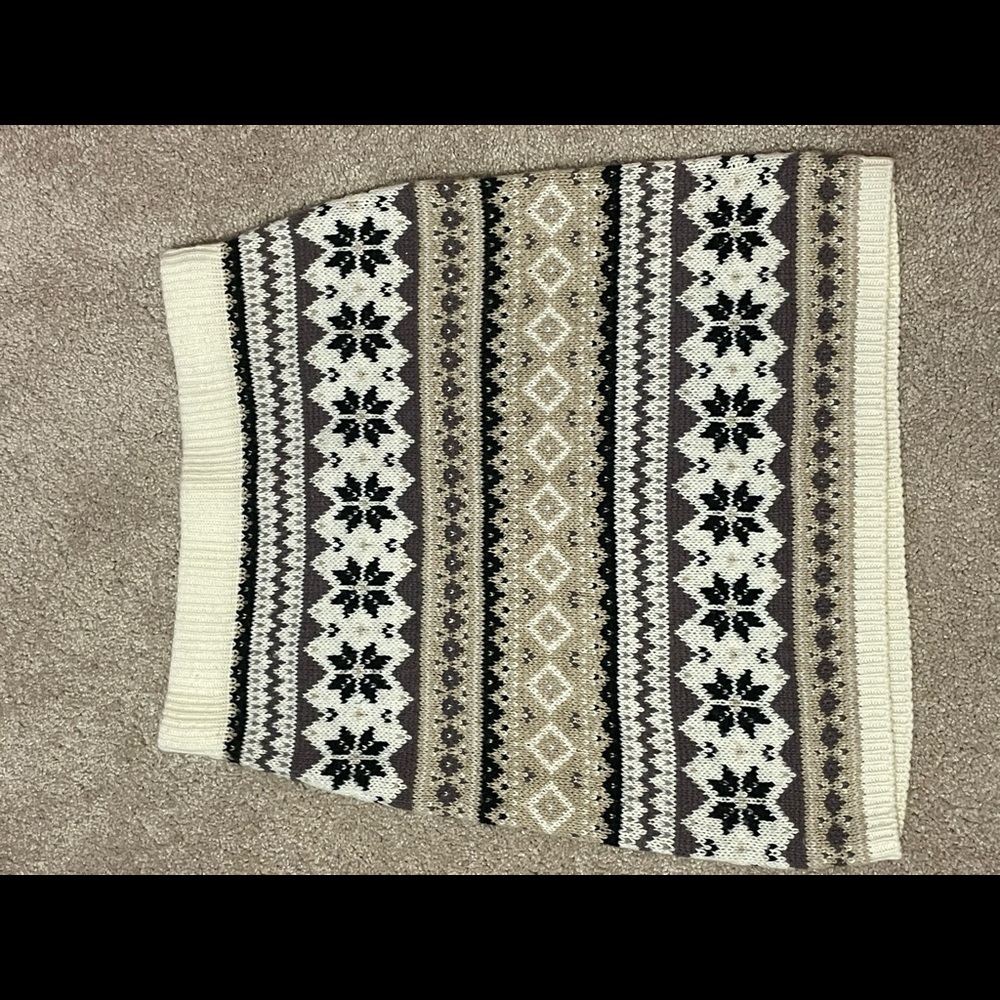 Beige multitoned pencil knit skirt from Maurice’s
